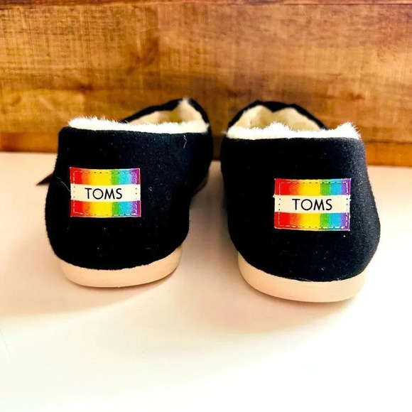 NWT Toms Alpargata Ortholite Rainbow Pride Faux Fur Lined Slip Ons - Picture 5 of 8